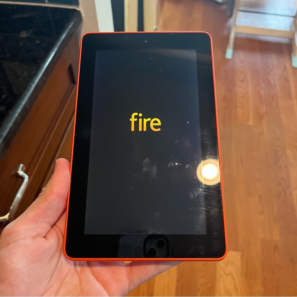 🏷️ 4 for $35 🏷️ Amazon Kindle Fire 7 5th Generation - Red